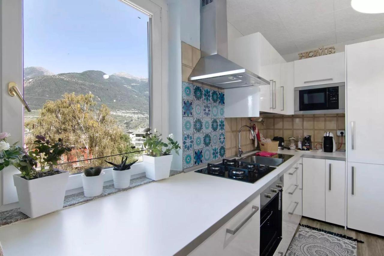 Mary House @ Apartment Sondrio Bagian luar foto
