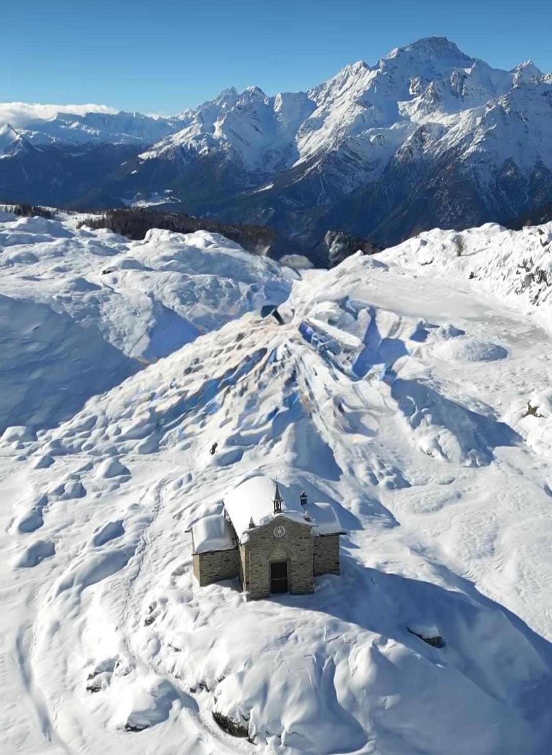 Mary House @ Apartment Sondrio Bagian luar foto