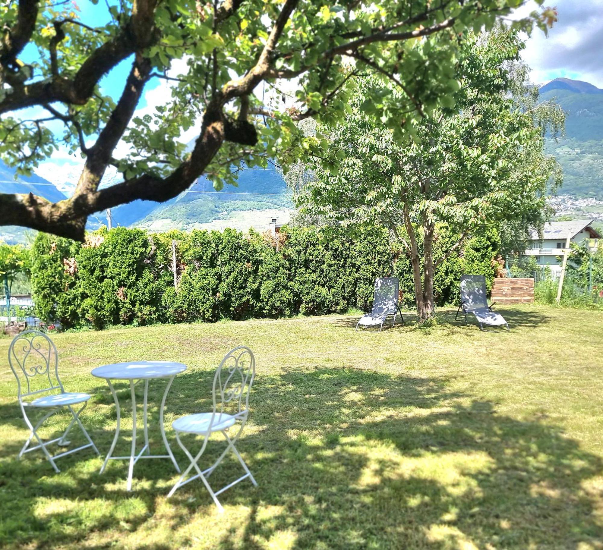 Mary House @ Apartment Sondrio Bagian luar foto